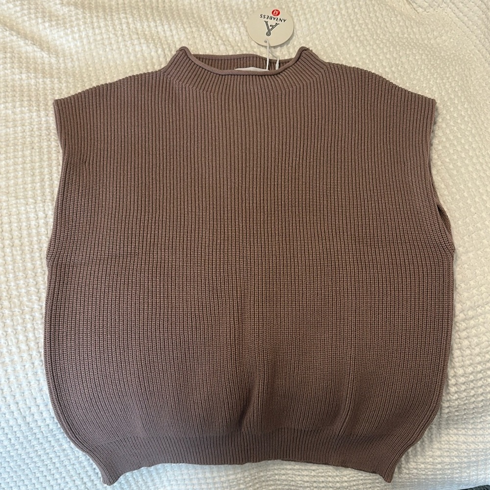 Anrabess mock neck sweater vest. Size M. New with tags.